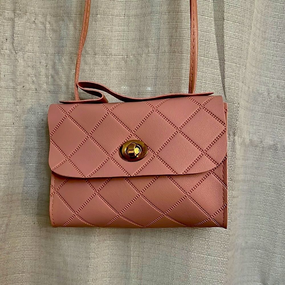 13. Pink/nude shoulder bag